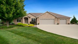 1815 White Pines Drive, Dixon, IL 61021