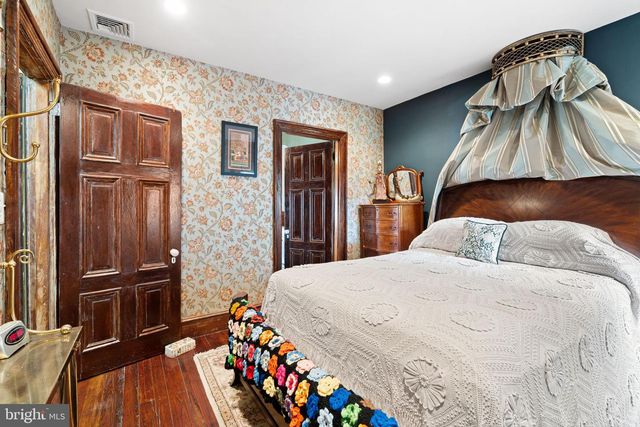 1624 BROWN ST, Philadelphia, PA 19130