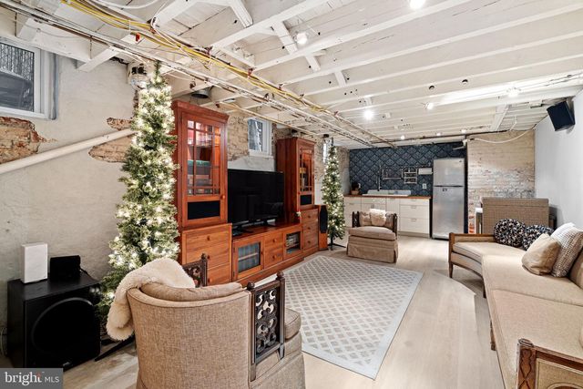 1624 BROWN ST, Philadelphia, PA 19130