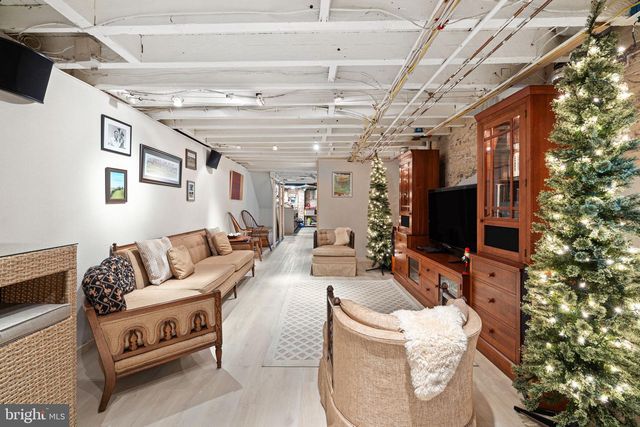 1624 BROWN ST, Philadelphia, PA 19130