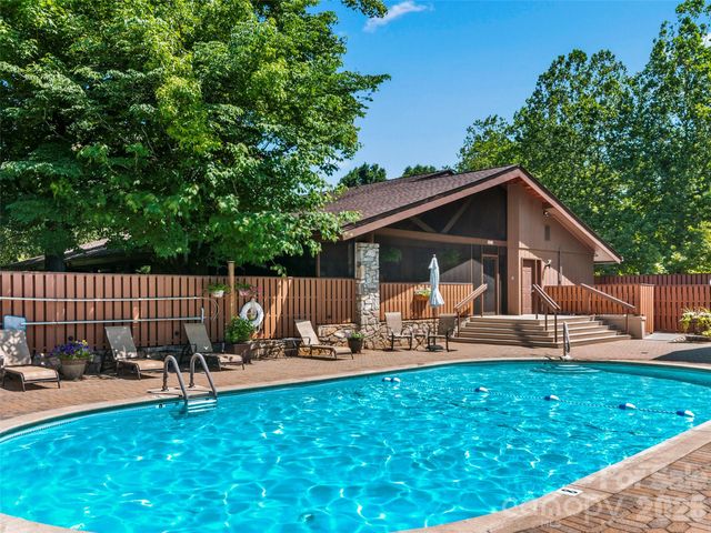 201 Crowfields Drive, Asheville, NC 28803