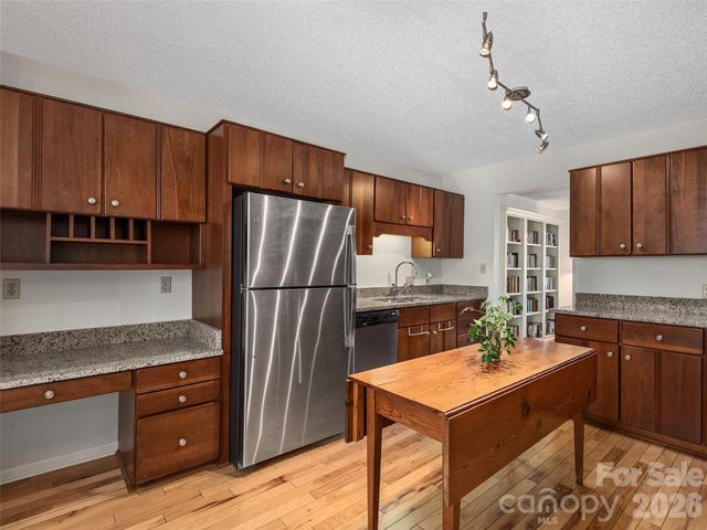 201 Crowfields Drive, Asheville, NC 28803