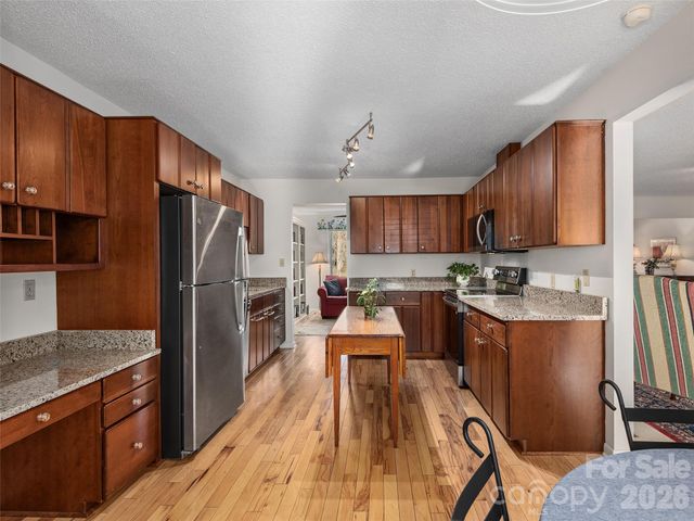 201 Crowfields Drive, Asheville, NC 28803