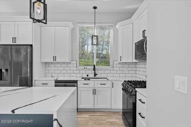 678 W Birdnest Drive, Wasilla, AK 99654