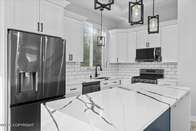 678 W Birdnest Drive, Wasilla, AK 99654