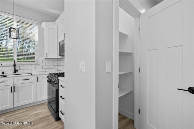 678 W Birdnest Drive, Wasilla, AK 99654