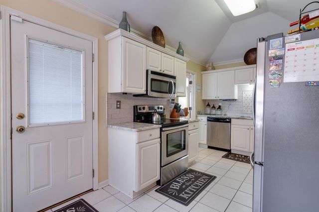 8794 OVERCUP OAKS DR, Memphis, TN 38018