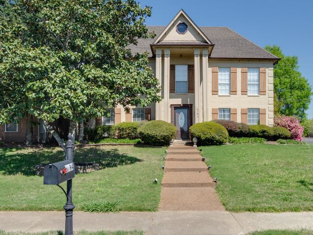 8794 OVERCUP OAKS DR, Memphis, TN 38018