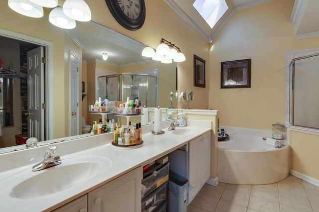 8794 OVERCUP OAKS DR, Memphis, TN 38018