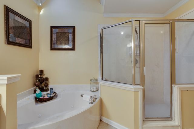 8794 OVERCUP OAKS DR, Memphis, TN 38018