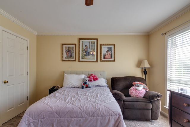 8794 OVERCUP OAKS DR, Memphis, TN 38018