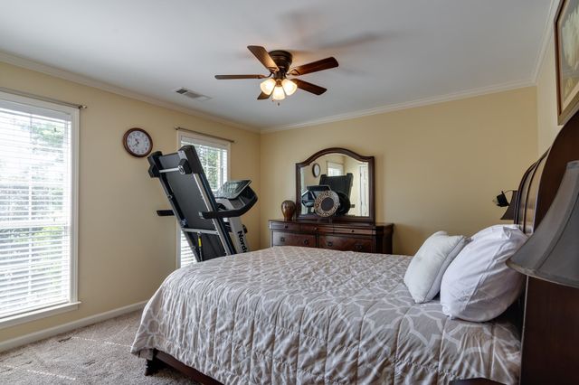 8794 OVERCUP OAKS DR, Memphis, TN 38018