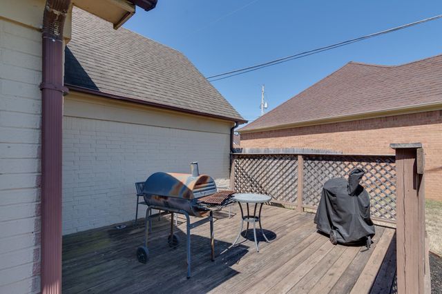 8794 OVERCUP OAKS DR, Memphis, TN 38018