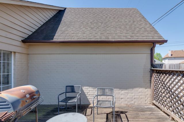 8794 OVERCUP OAKS DR, Memphis, TN 38018