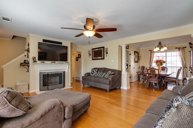 8794 OVERCUP OAKS DR, Memphis, TN 38018