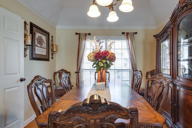 8794 OVERCUP OAKS DR, Memphis, TN 38018