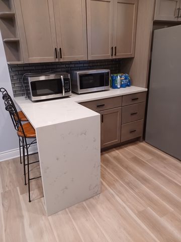 1455 W Highland Avenue, Chicago, IL 60660