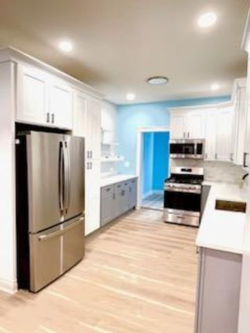 1455 W Highland Avenue, Chicago, IL 60660