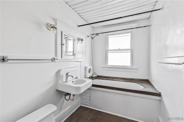 1314 East Ferry Street N, Buffalo, NY 14211