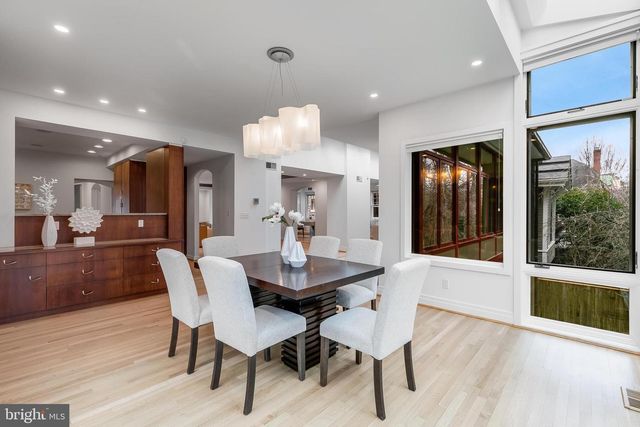 2950 MACOMB ST NW, Washington, DC 20008