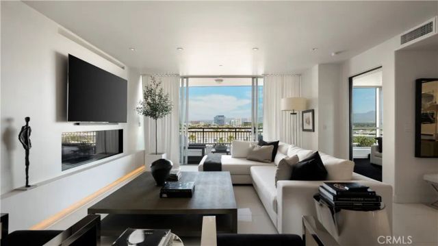 8085 Scholarship, Irvine, CA 92612