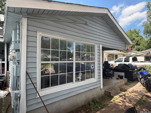 325 Sims, San Antonio, TX 78225
