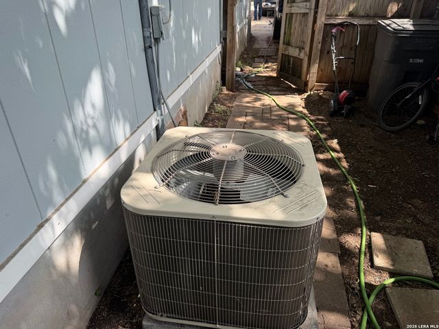 325 Sims, San Antonio, TX 78225