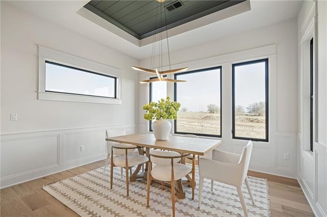 11239 S Sunray Drive, Olathe, KS 66061