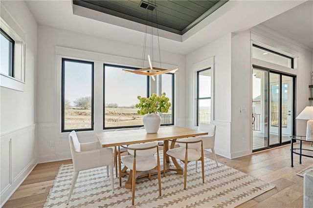 11239 S Sunray Drive, Olathe, KS 66061