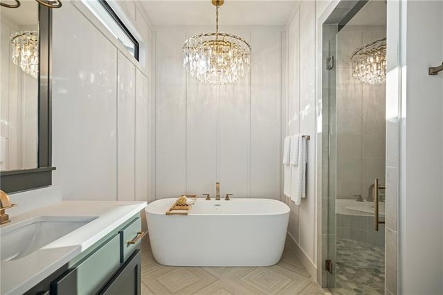 11239 S Sunray Drive, Olathe, KS 66061