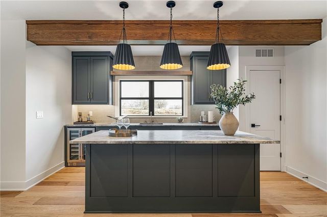 11239 S Sunray Drive, Olathe, KS 66061