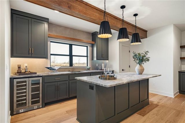 11239 S Sunray Drive, Olathe, KS 66061