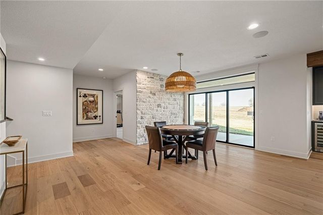 11239 S Sunray Drive, Olathe, KS 66061