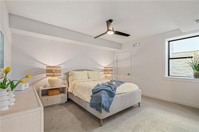 11239 S Sunray Drive, Olathe, KS 66061