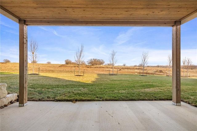 11239 S Sunray Drive, Olathe, KS 66061