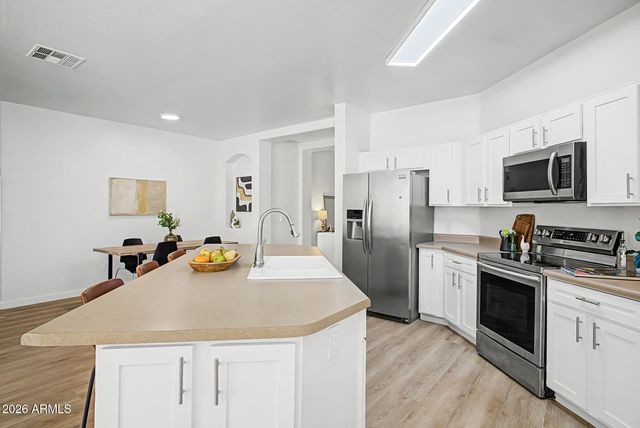 6817 S 40TH Lane, Phoenix, AZ 85041