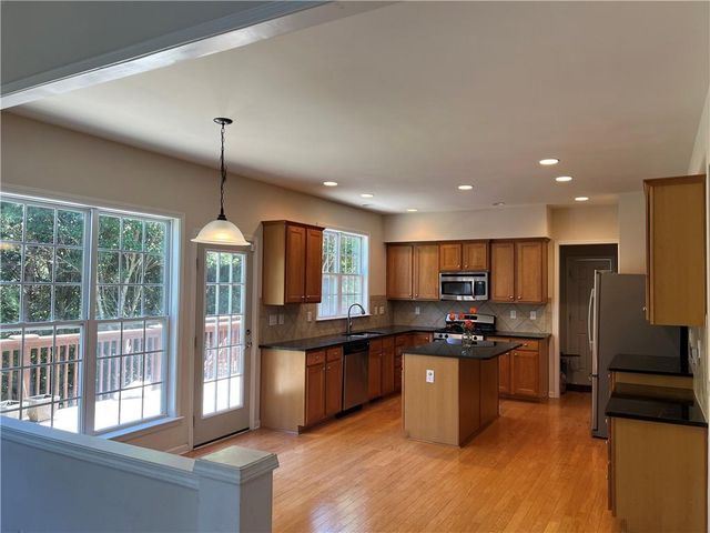 610 Cricklewood Drive, Suwanee, GA 30024