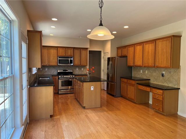 610 Cricklewood Drive, Suwanee, GA 30024