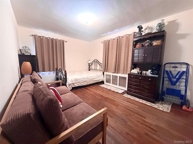 13825 31st Drive 2F, Flushing, NY 11354