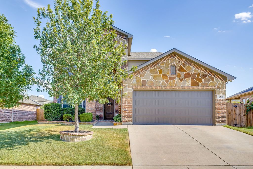 352 Pin Cushion Trail, Burleson, TX 76028 — photo 2