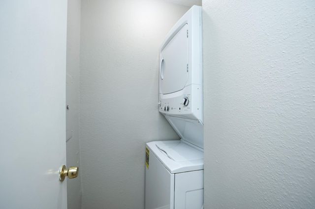 10211 Sugar Branch Drive 445, Houston, TX 77036