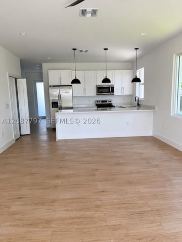 319 S Lorena Ave, Lehigh Acres, FL 33974