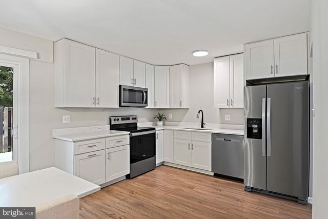 1118 SHANNON PL, Herndon, VA 20170