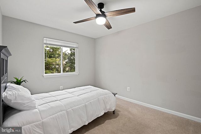 1118 SHANNON PL, Herndon, VA 20170