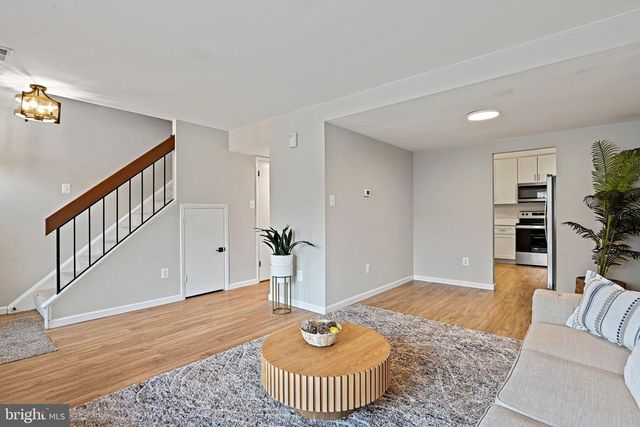 1118 SHANNON PL, Herndon, VA 20170