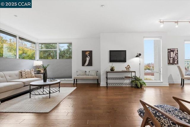 555 Ygnacio Valley Rd 204, Walnut Creek, CA 94596