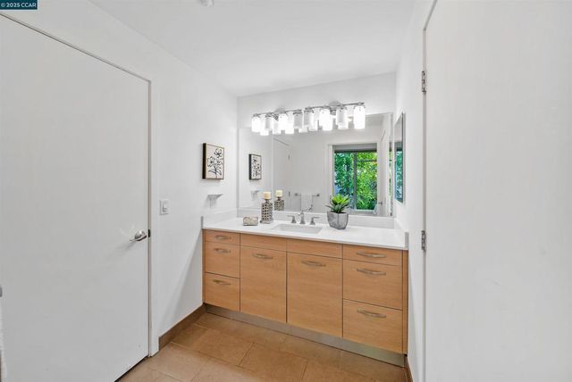 555 Ygnacio Valley Rd 204, Walnut Creek, CA 94596