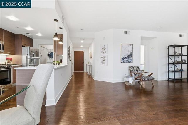 555 Ygnacio Valley Rd 204, Walnut Creek, CA 94596