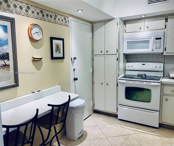 1950 S Ocean Drive 4C, Hallandale Beach, FL 33009