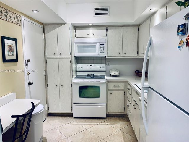 1950 S Ocean Drive 4C, Hallandale Beach, FL 33009